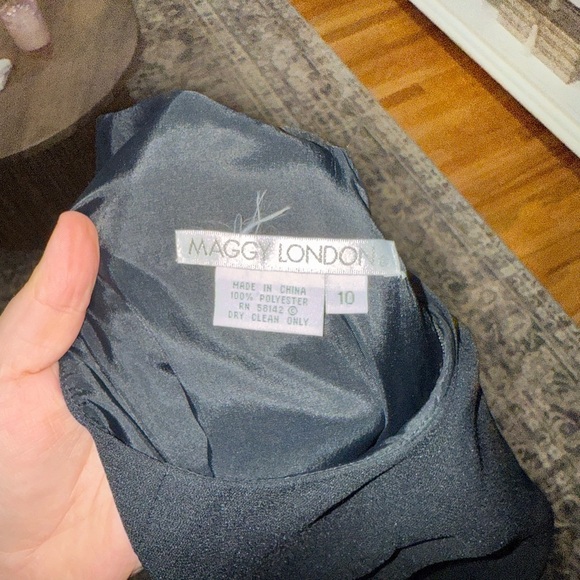 Maggy London black cocktail dress with slit on the side - Picture 8 of 9